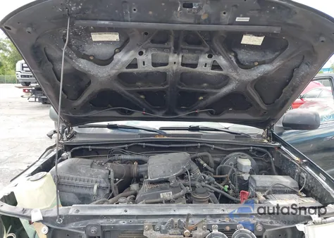 2005 Toyota Tacoma z USA, uszkodzony, nr VIN 5TETX22N45Z085333